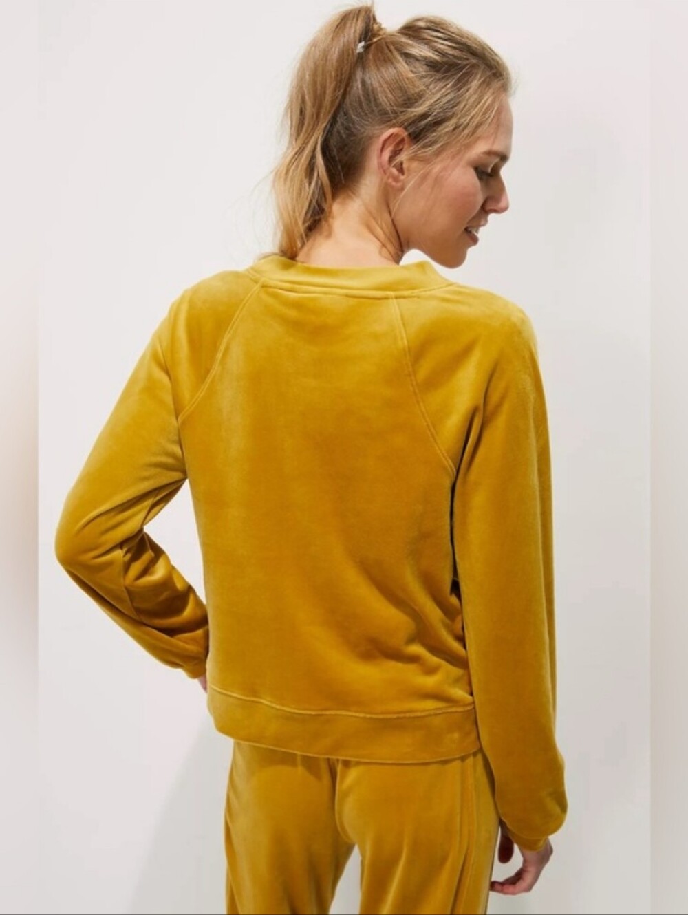 Saturday Sunday Anthropologie Mustard Yellow Velour Ruched Sweatshirt Medium - Picture 2 of 7